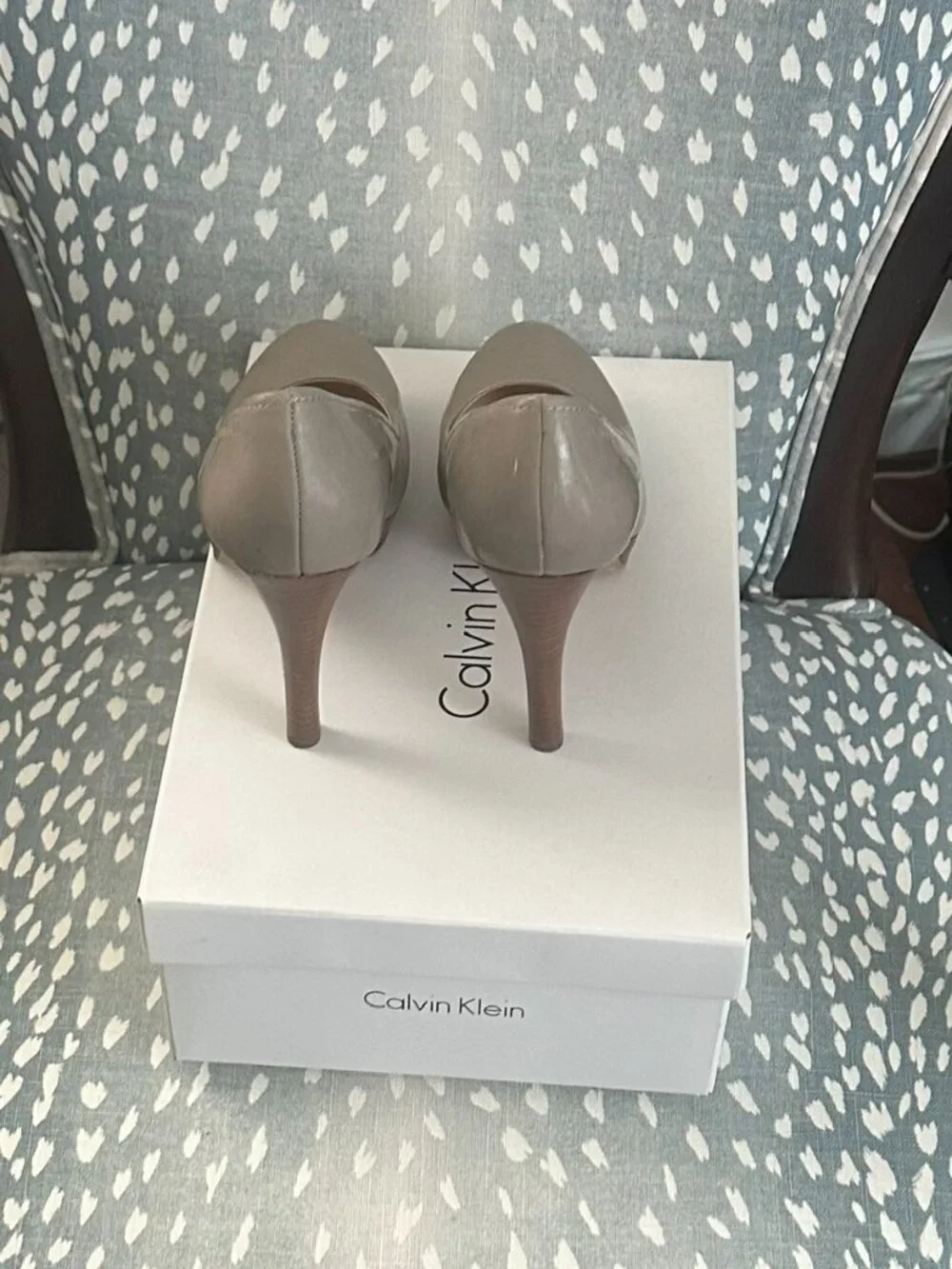 Calvin Klein Tan Leather Heels – Size 6